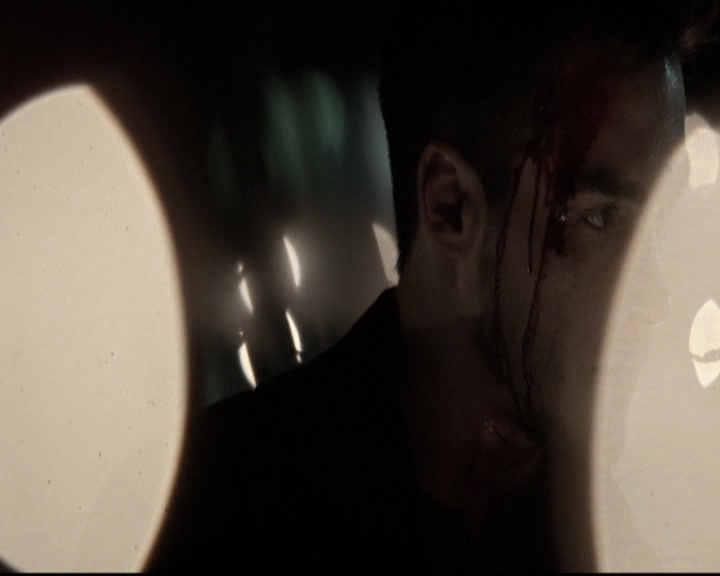 VampireDiariesWorld-dot-nl_6x22ImThinkingOfYouAllTheWhile1250.jpg