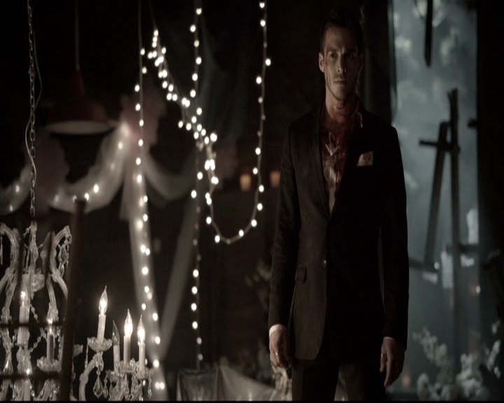 VampireDiariesWorld-dot-nl_6x22ImThinkingOfYouAllTheWhile1378.jpg