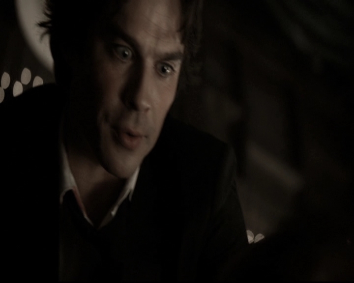 VampireDiariesWorld-dot-nl_6x22ImThinkingOfYouAllTheWhile1409.jpg