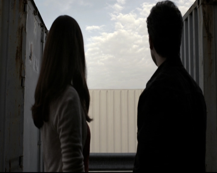 VampireDiariesWorld-dot-nl_6x22ImThinkingOfYouAllTheWhile1917.jpg