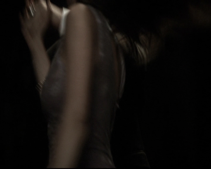VampireDiariesWorld-dot-nl_6x22ImThinkingOfYouAllTheWhile2131.jpg