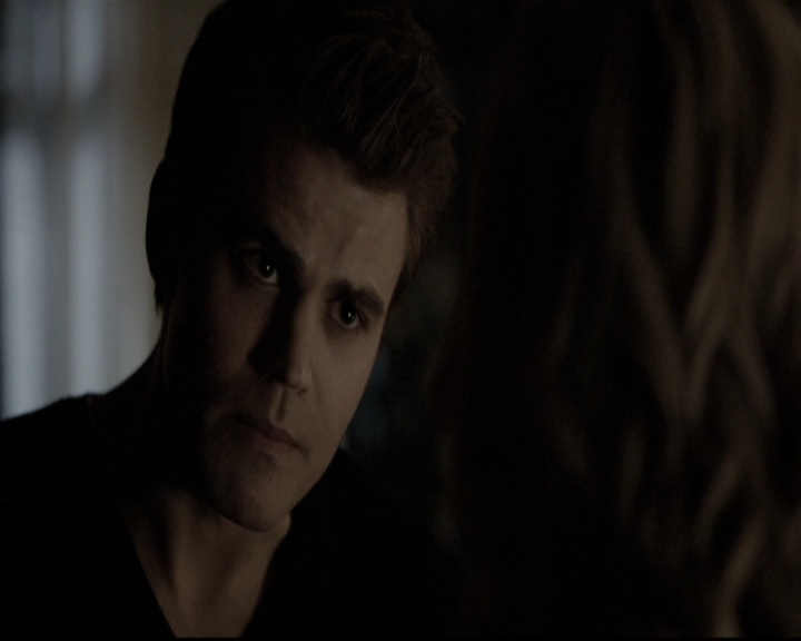 VampireDiariesWorld-dot-nl_6x22ImThinkingOfYouAllTheWhile2145.jpg