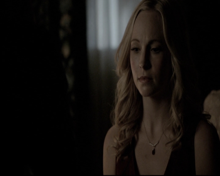 VampireDiariesWorld-dot-nl_6x22ImThinkingOfYouAllTheWhile2162.jpg