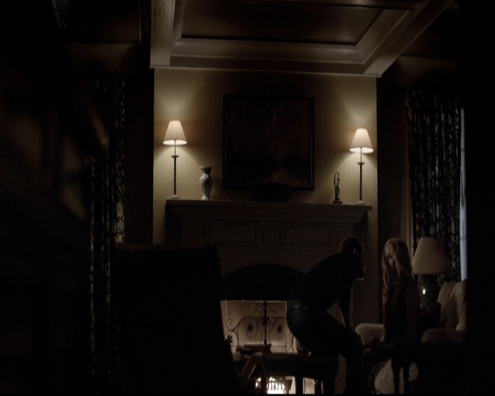 VampireDiariesWorld-dot-nl_6x22ImThinkingOfYouAllTheWhile2164.jpg