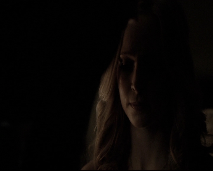 VampireDiariesWorld-dot-nl_6x22ImThinkingOfYouAllTheWhile2168.jpg