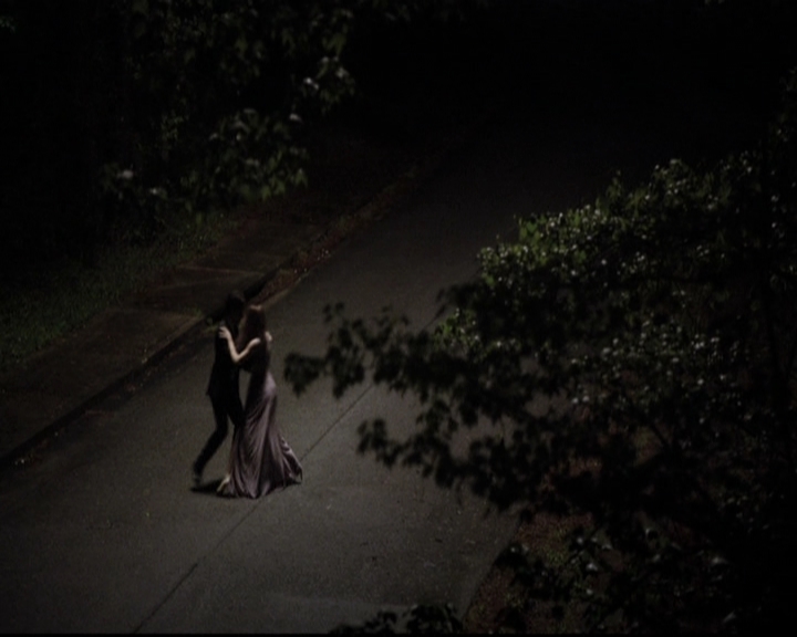 VampireDiariesWorld-dot-nl_6x22ImThinkingOfYouAllTheWhile2176.jpg
