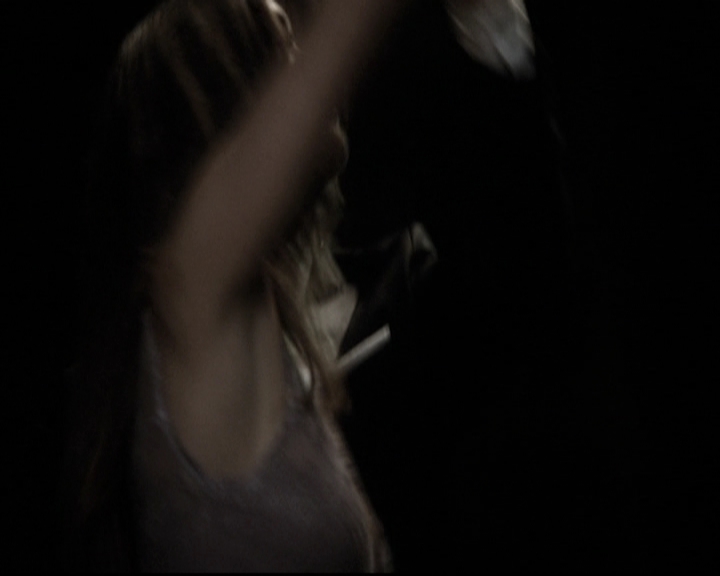 VampireDiariesWorld-dot-nl_6x22ImThinkingOfYouAllTheWhile2179.jpg