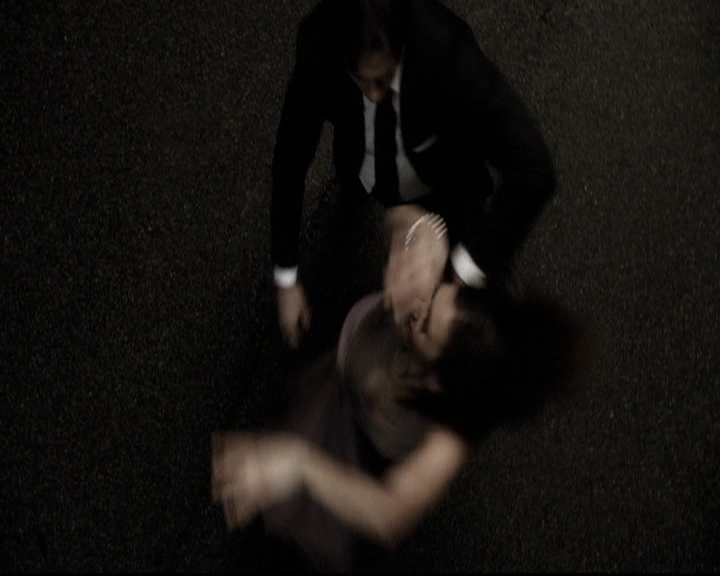 VampireDiariesWorld-dot-nl_6x22ImThinkingOfYouAllTheWhile2182.jpg