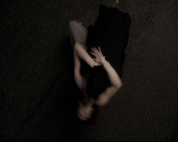 VampireDiariesWorld-dot-nl_6x22ImThinkingOfYouAllTheWhile2184.jpg
