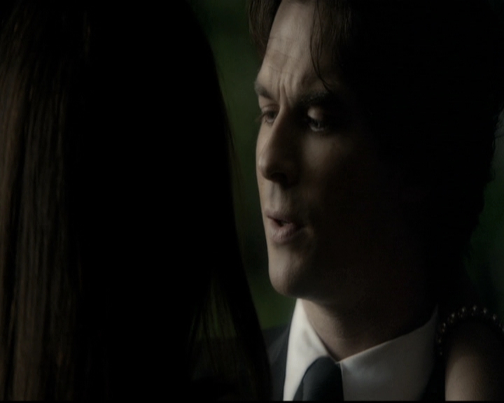 VampireDiariesWorld-dot-nl_6x22ImThinkingOfYouAllTheWhile2211.jpg