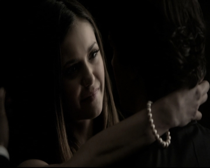 VampireDiariesWorld-dot-nl_6x22ImThinkingOfYouAllTheWhile2213.jpg