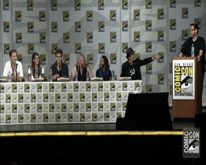 VampireDiariesWorld-dot-nl_S6TheVampireDiaires2014Comic-ConPanel0583.jpg