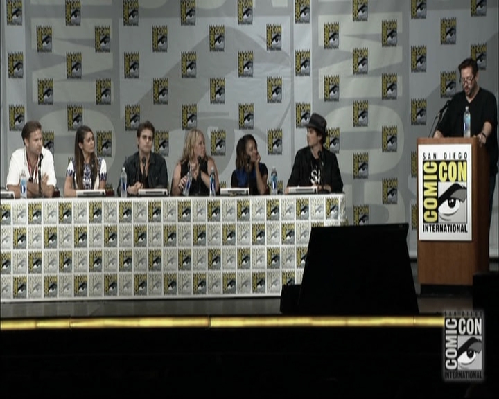 VampireDiariesWorld-dot-nl_S6TheVampireDiaires2014Comic-ConPanel0614.jpg