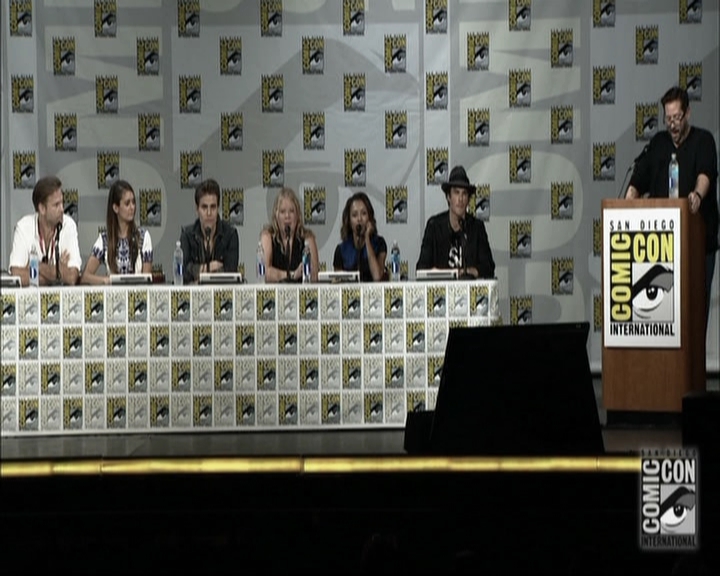 VampireDiariesWorld-dot-nl_S6TheVampireDiaires2014Comic-ConPanel0624.jpg