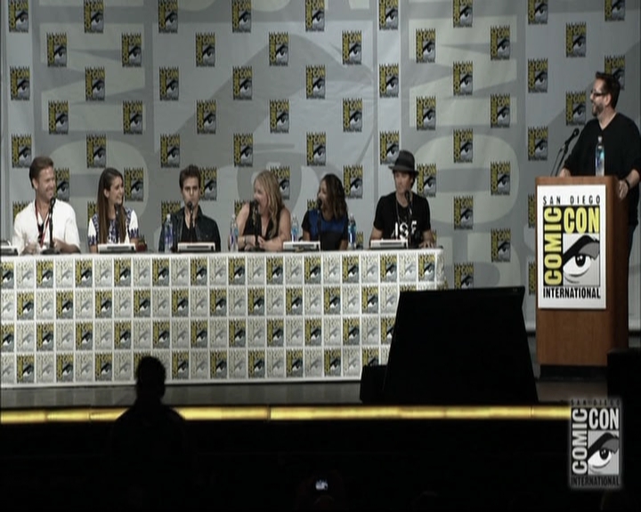 VampireDiariesWorld-dot-nl_S6TheVampireDiaires2014Comic-ConPanel1919.jpg