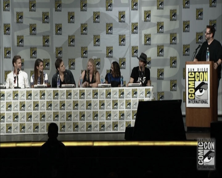 VampireDiariesWorld-dot-nl_S6TheVampireDiaires2014Comic-ConPanel1926.jpg