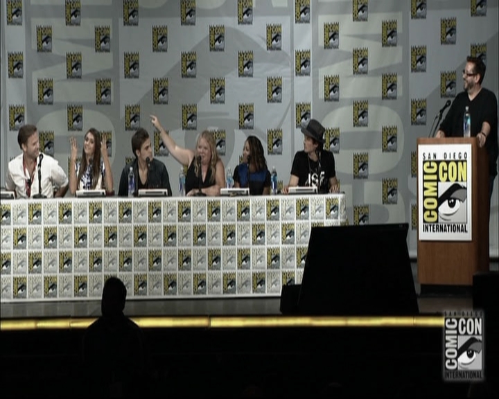 VampireDiariesWorld-dot-nl_S6TheVampireDiaires2014Comic-ConPanel1934.jpg