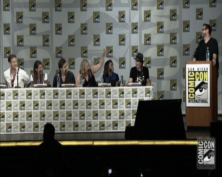 VampireDiariesWorld-dot-nl_S6TheVampireDiaires2014Comic-ConPanel1938.jpg