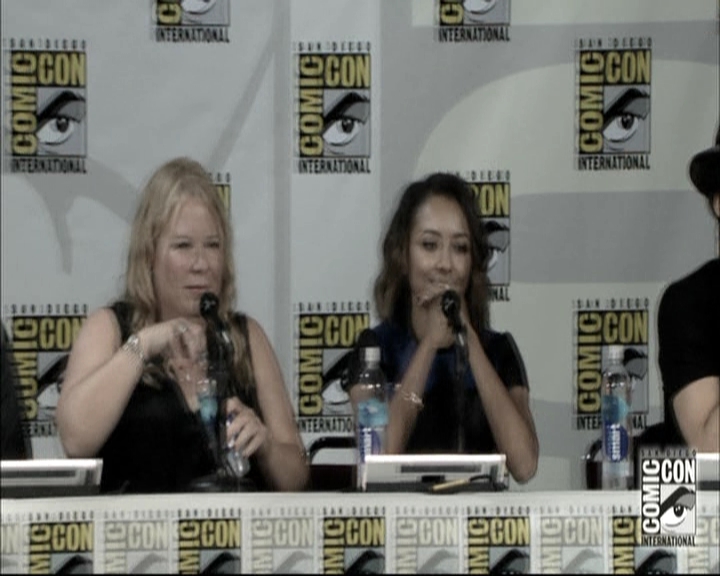 VampireDiariesWorld-dot-nl_S6TheVampireDiaires2014Comic-ConPanel1953.jpg