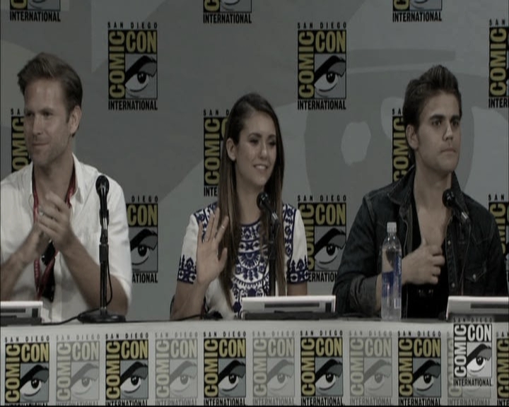 VampireDiariesWorld-dot-nl_S6TheVampireDiaires2014Comic-ConPanel1957.jpg