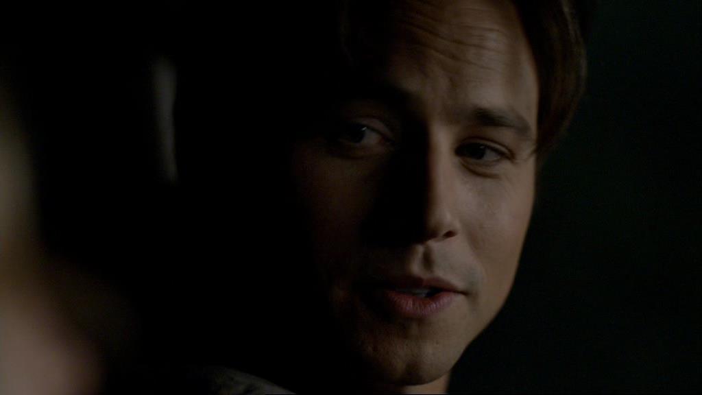 VampireDiariesWorld-dot-org_1x01Pilot_Captures00034.jpg