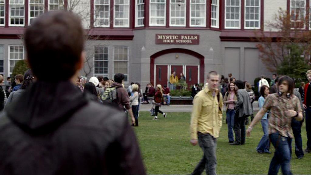 VampireDiariesWorld-dot-org_1x01Pilot_Captures00305.jpg