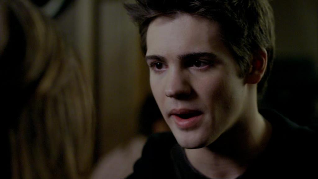 VampireDiariesWorld-dot-org_1x01Pilot_Captures00988.jpg