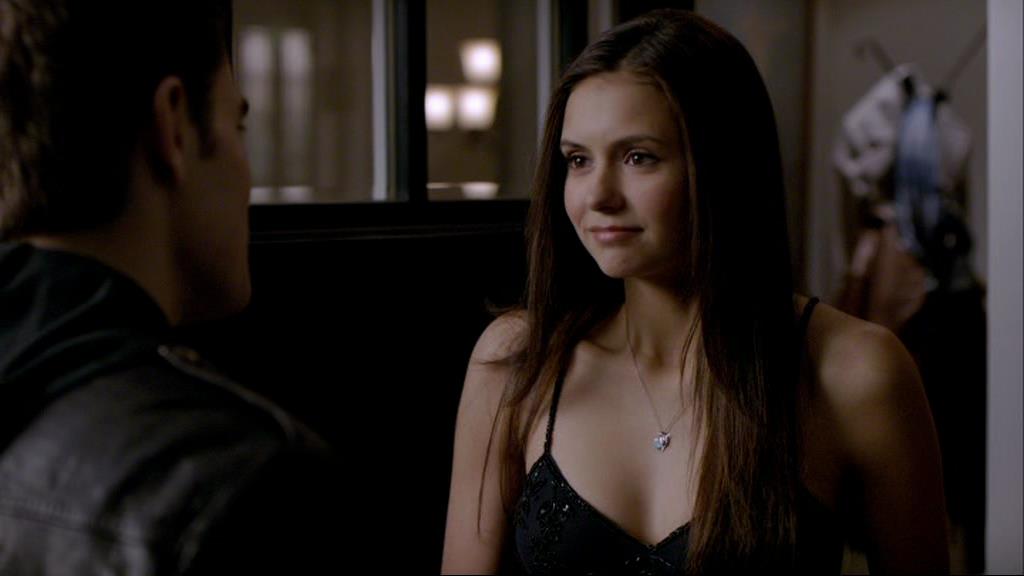VampireDiariesWorld-dot-org_1x01Pilot_Captures01048.jpg VampireDiariesWorld-dot-org_1x01Pilot_Captures01048.jpg