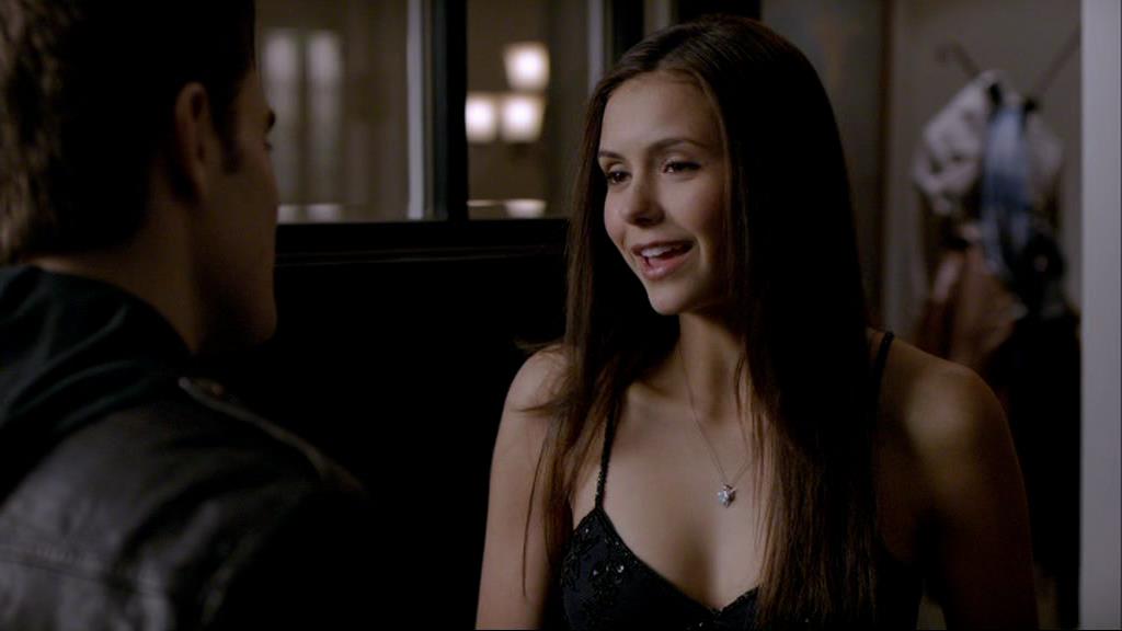 VampireDiariesWorld-dot-org_1x01Pilot_Captures01049.jpg VampireDiariesWorld-dot-org_1x01Pilot_Captures01049.jpg