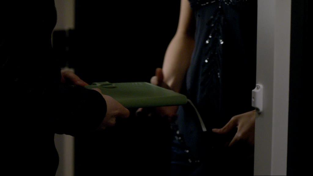 VampireDiariesWorld-dot-org_1x01Pilot_Captures01075.jpg