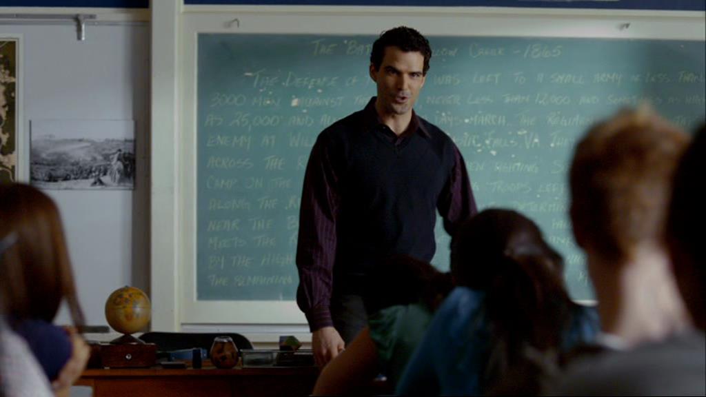 VampireDiariesWorld-dot-org_1x01Pilot_Captures01342.jpg
