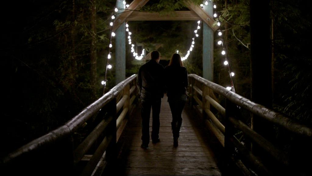 VampireDiariesWorld-dot-org_1x01Pilot_Captures01597.jpg