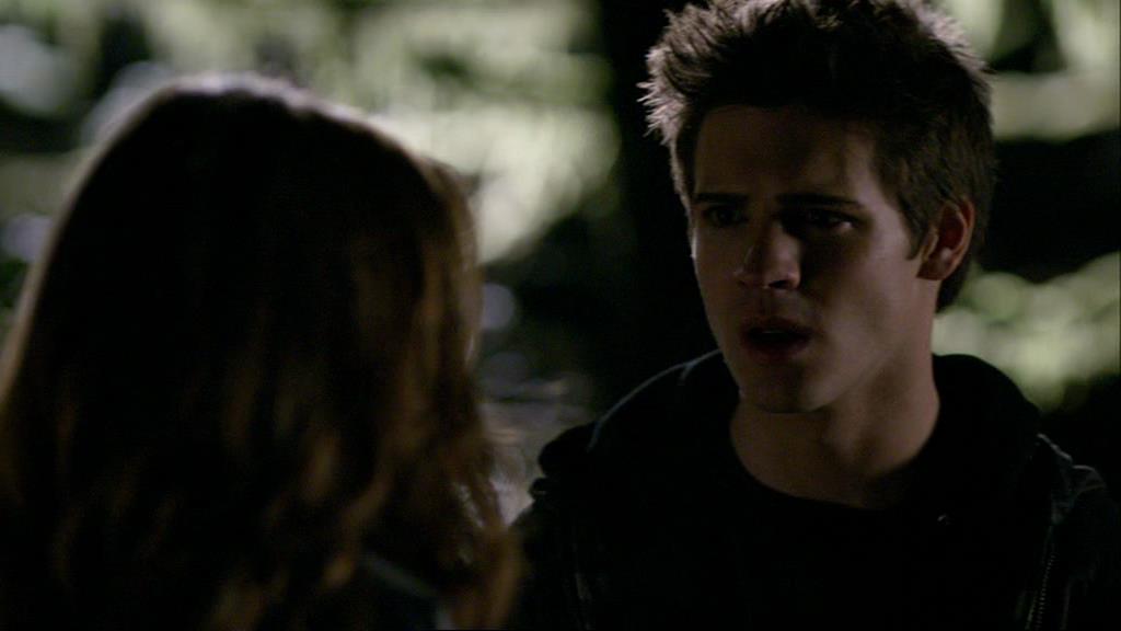 VampireDiariesWorld-dot-org_1x01Pilot_Captures01678.jpg