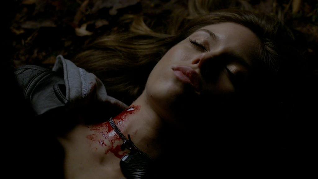 VampireDiariesWorld-dot-org_1x01Pilot_Captures01905.jpg