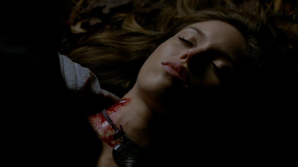 VampireDiariesWorld-dot-org_1x01Pilot_Captures01906.jpg