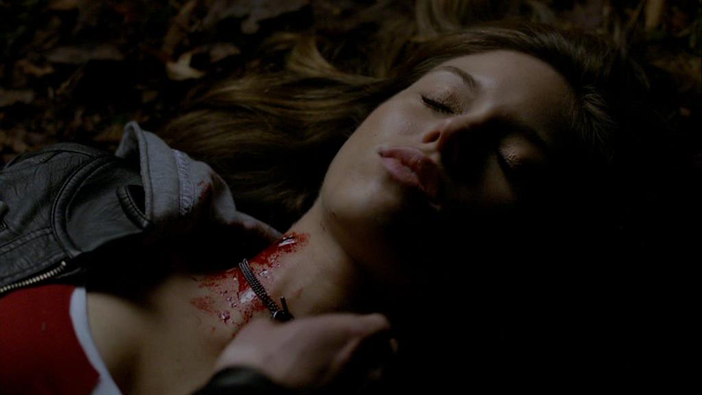 VampireDiariesWorld-dot-org_1x01Pilot_Captures01909.jpg VampireDiariesWorld-dot-org_1x01Pilot_Captures01909.jpg