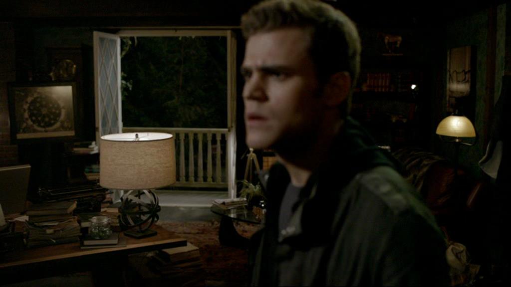 VampireDiariesWorld-dot-org_1x01Pilot_Captures01971.jpg