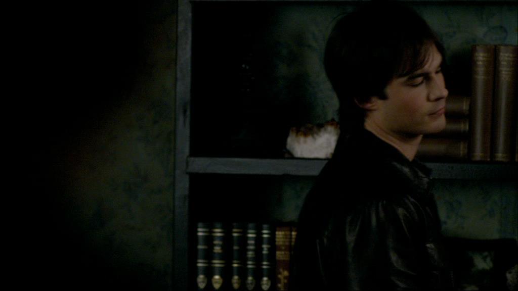 VampireDiariesWorld-dot-org_1x01Pilot_Captures02040.jpg