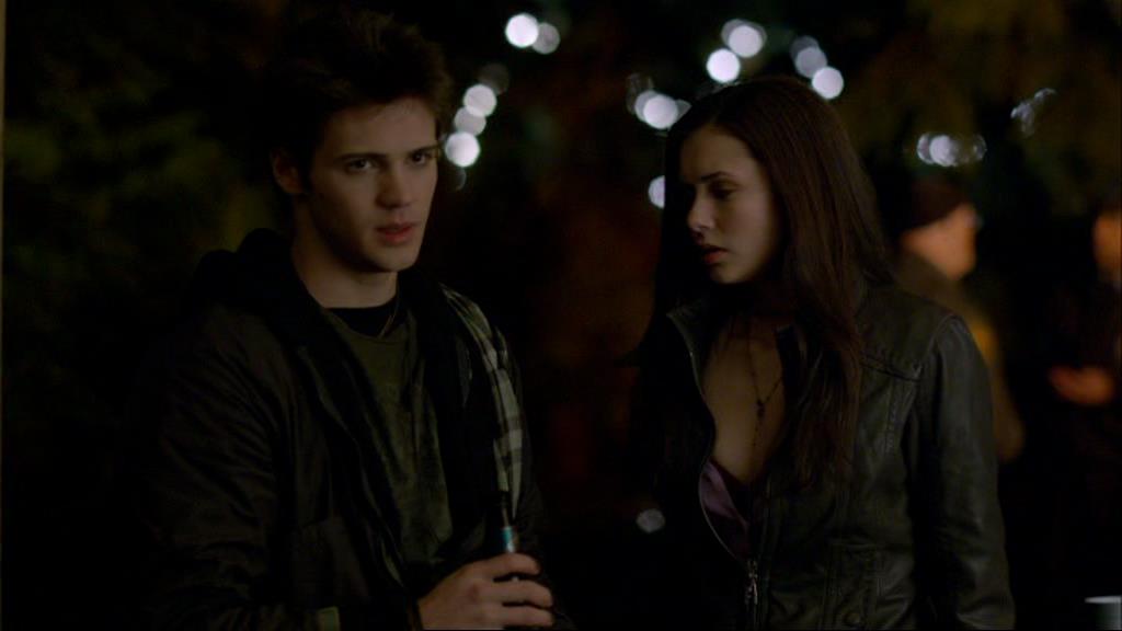 VampireDiariesWorld-dot-org_1x01Pilot_Captures02279.jpg VampireDiariesWorld-dot-org_1x01Pilot_Captures02279.jpg