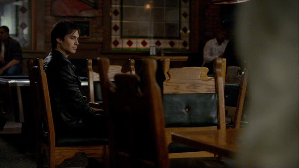 VampireDiariesWorld-dot-org_1x01Pilot_Captures02468.jpg