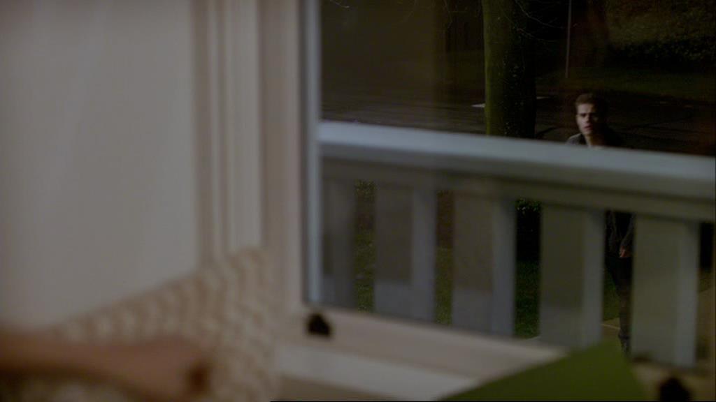 VampireDiariesWorld-dot-org_1x01Pilot_Captures02496.jpg