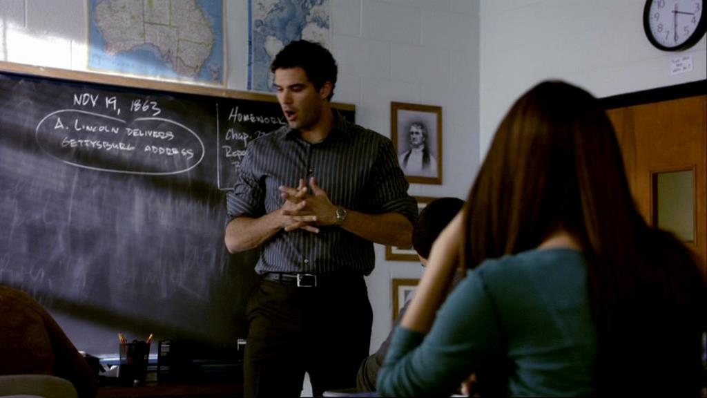 VampireDiariesWorld_dot_org-1x02TheNightOfTheComet00197.jpg VampireDiariesWorld_dot_org-1x02TheNightOfTheComet00197.jpg