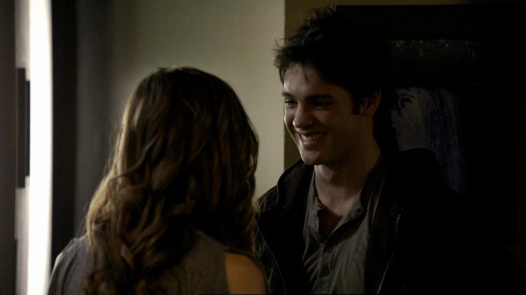 VampireDiariesWorld_dot_org-1x02TheNightOfTheComet01320.jpg
