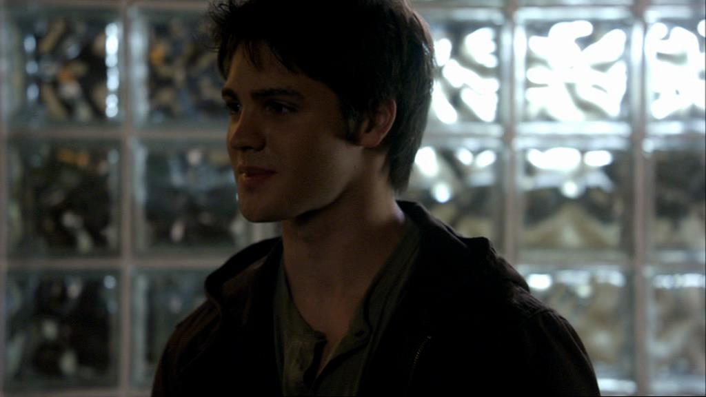 VampireDiariesWorld_dot_org-1x02TheNightOfTheComet01354.jpg VampireDiariesWorld_dot_org-1x02TheNightOfTheComet01354.jpg