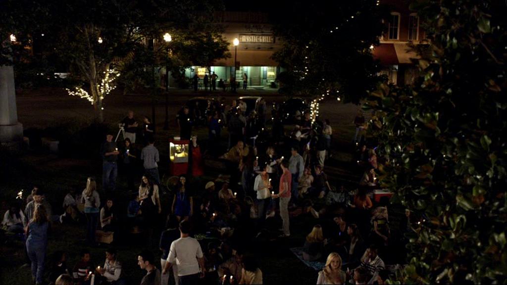 VampireDiariesWorld_dot_org-1x02TheNightOfTheComet01359.jpg