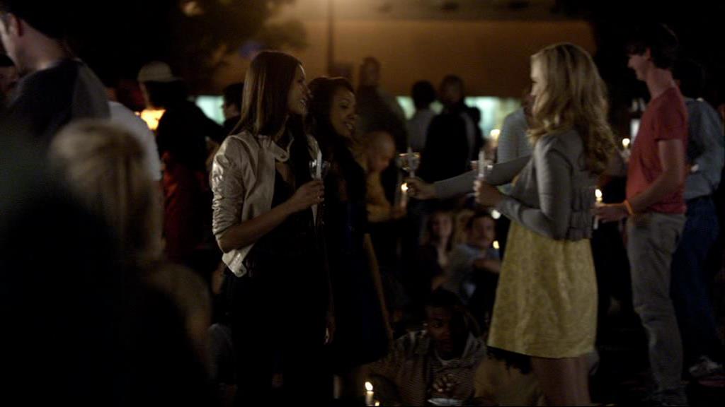 VampireDiariesWorld_dot_org-1x02TheNightOfTheComet01364.jpg