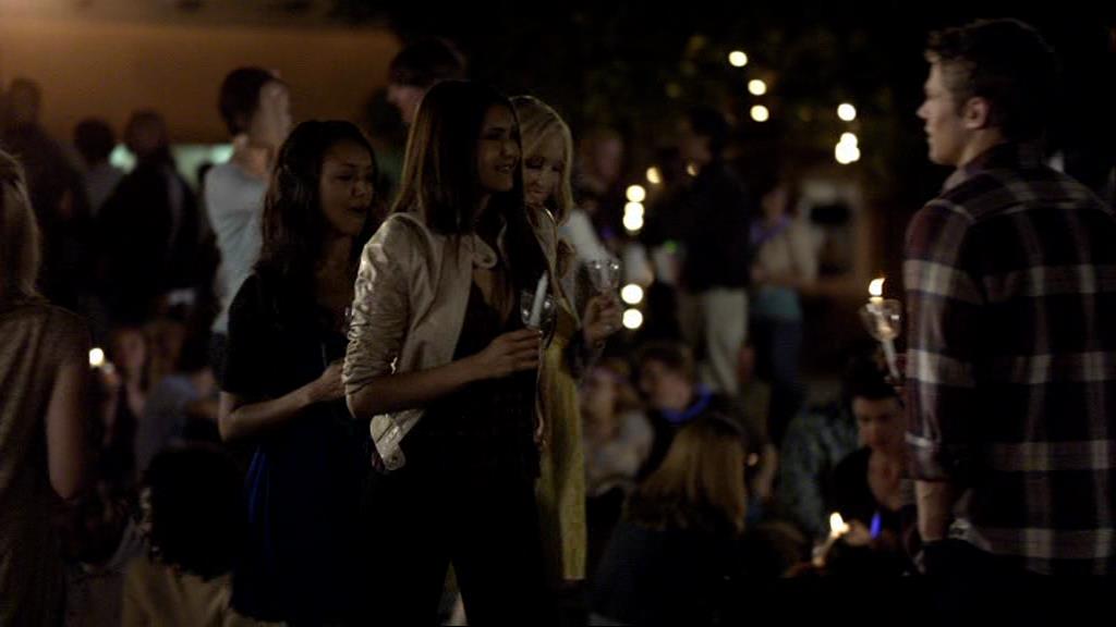 VampireDiariesWorld_dot_org-1x02TheNightOfTheComet01367.jpg