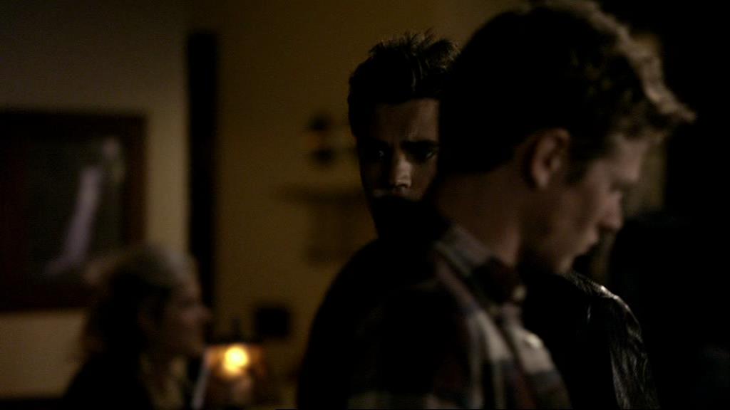 VampireDiariesWorld_dot_org-1x02TheNightOfTheComet01974.jpg