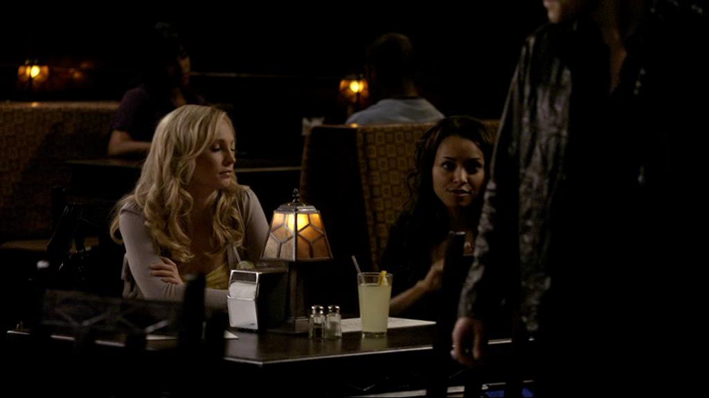 VampireDiariesWorld_dot_org-1x02TheNightOfTheComet01993.jpg VampireDiariesWorld_dot_org-1x02TheNightOfTheComet01993.jpg