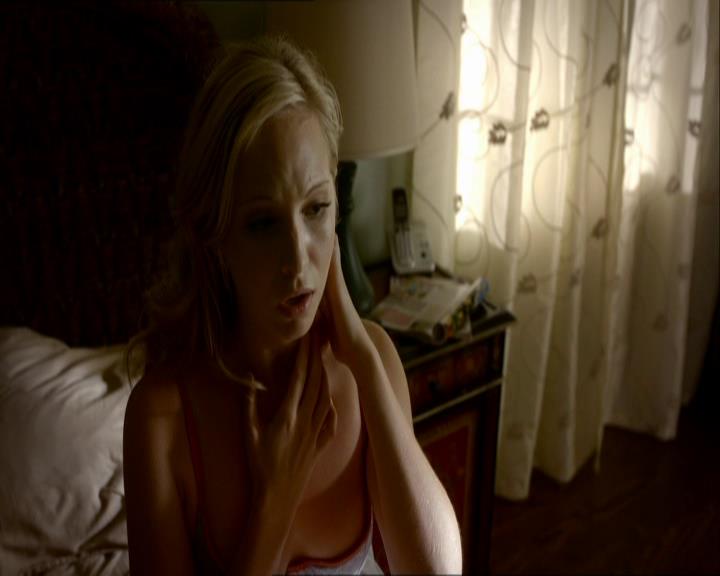 VampireDiariesWorld_dot_org-1x03FridayNightBites0034.jpg